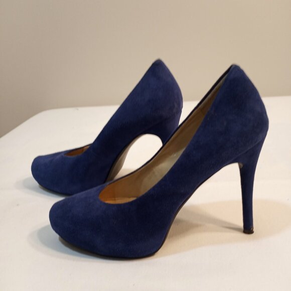 BCBG BLUE SUEDE HUGH HEEL PUMPS WOMEN SIZE 9.5 - Picture 3 of 7
